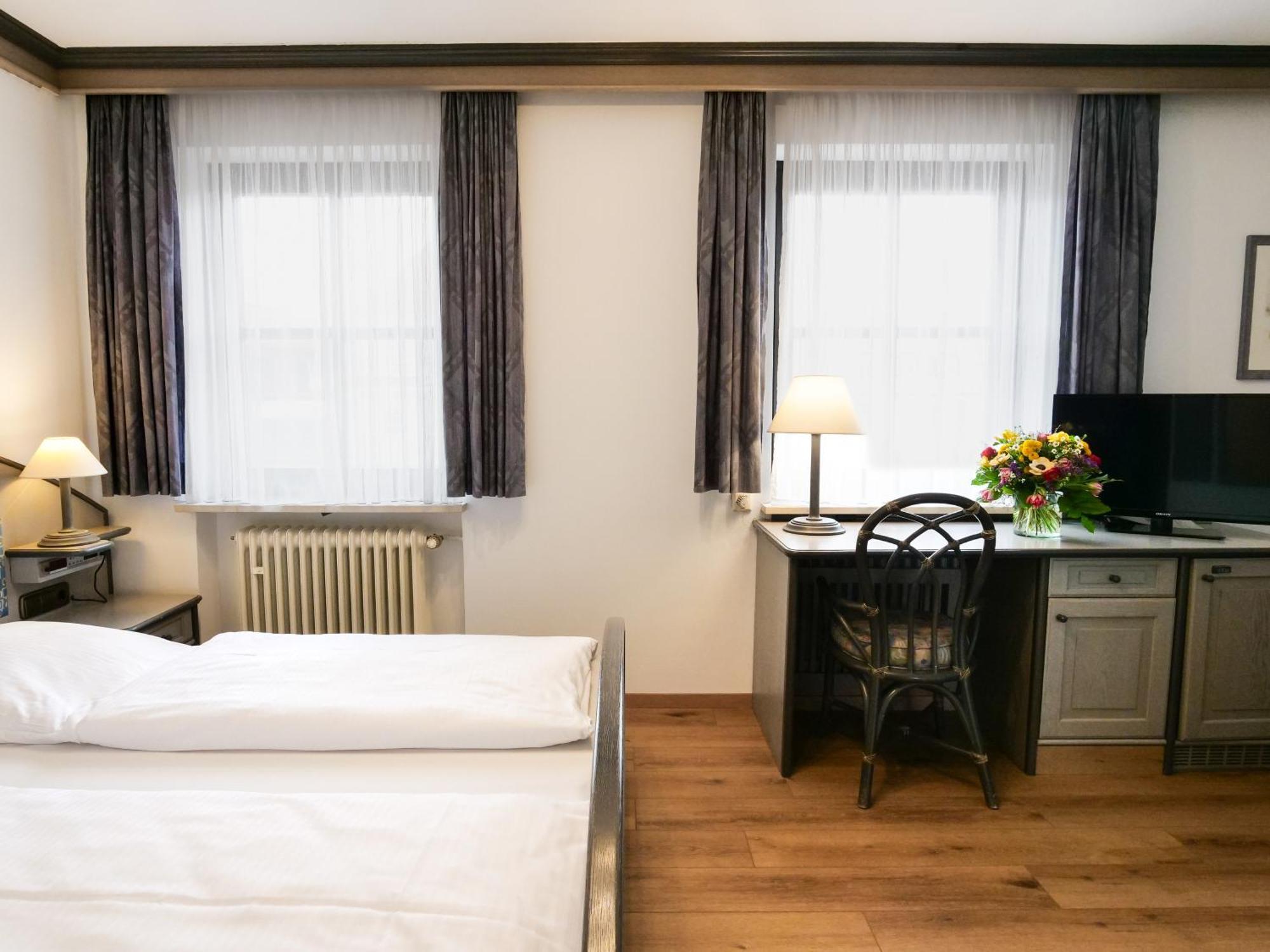 Seehotel Pegasus Herrsching am Ammersee Exterior photo
